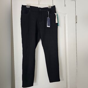 TAHARI Women's - Black skinny jeans stretch , size 12 petite , brand new
